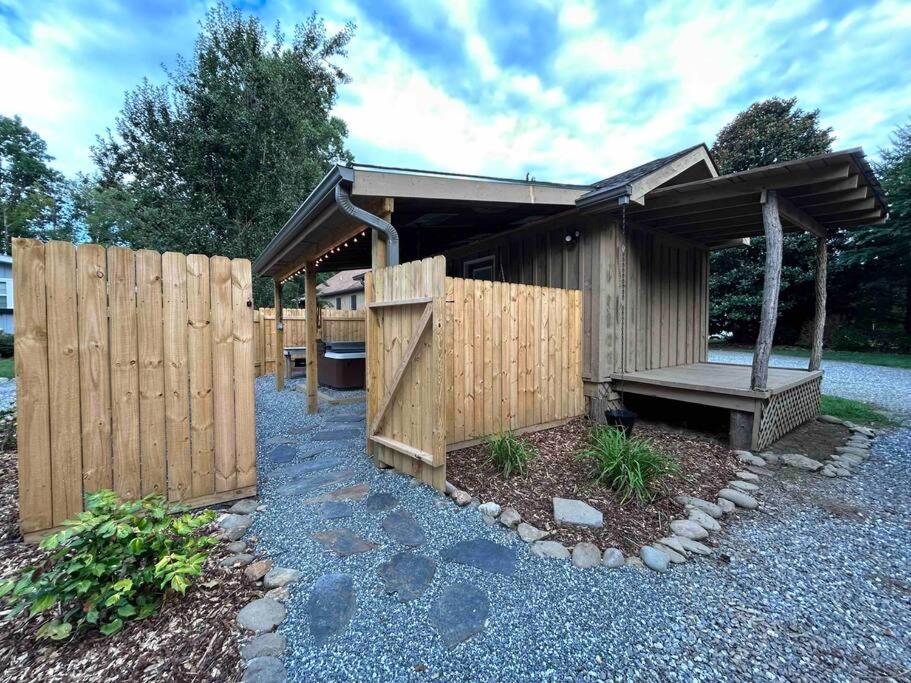 Blissful Nook Tiny Home ~ Cozy Retreat W/ Hot Tub; Near Town And Deep Creek Bryson City Eksteriør billede