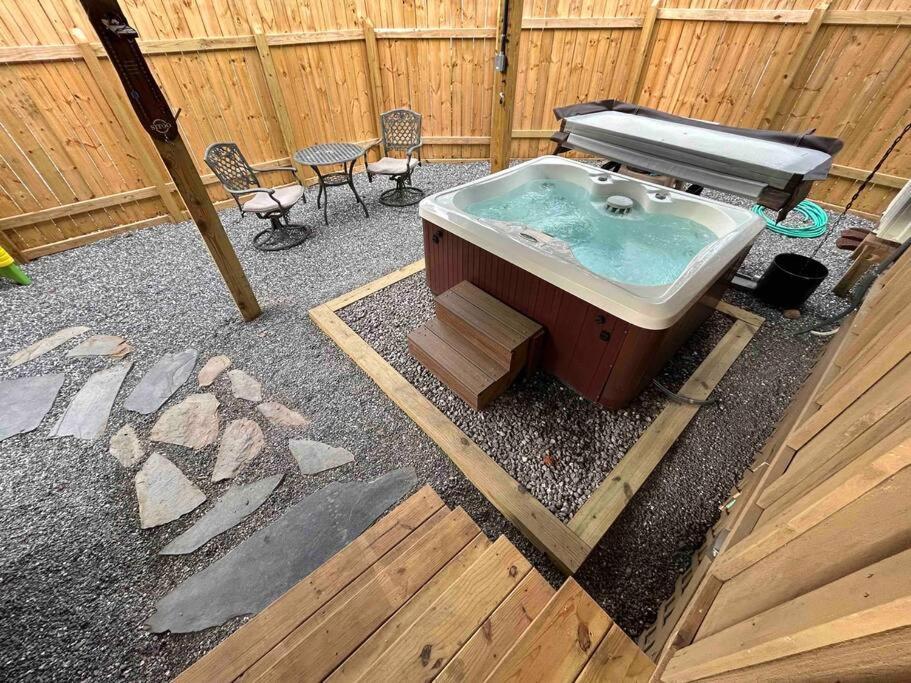 Blissful Nook Tiny Home ~ Cozy Retreat W/ Hot Tub; Near Town And Deep Creek Bryson City Eksteriør billede