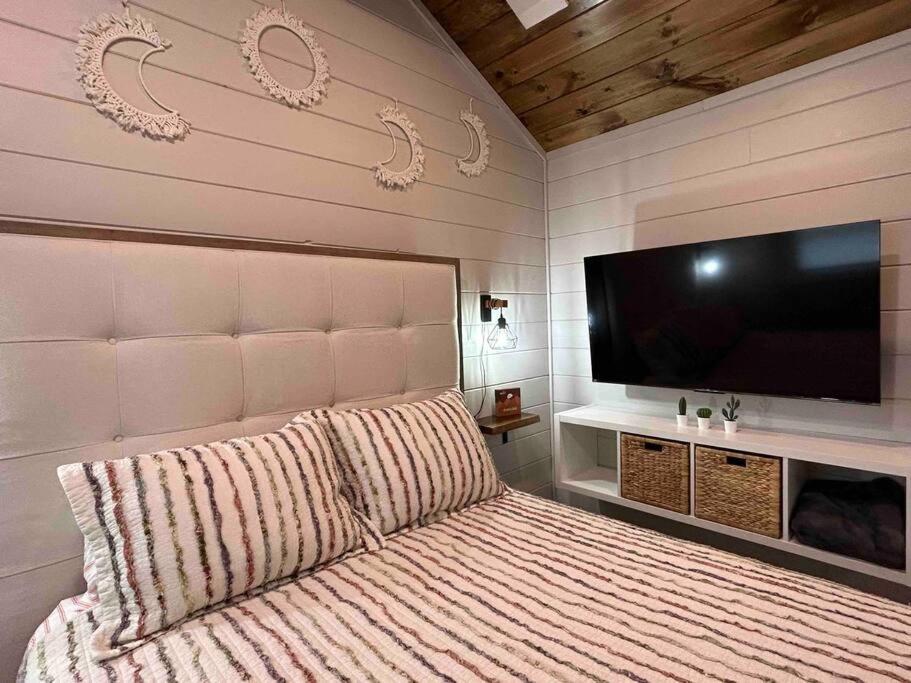 Blissful Nook Tiny Home ~ Cozy Retreat W/ Hot Tub; Near Town And Deep Creek Bryson City Eksteriør billede